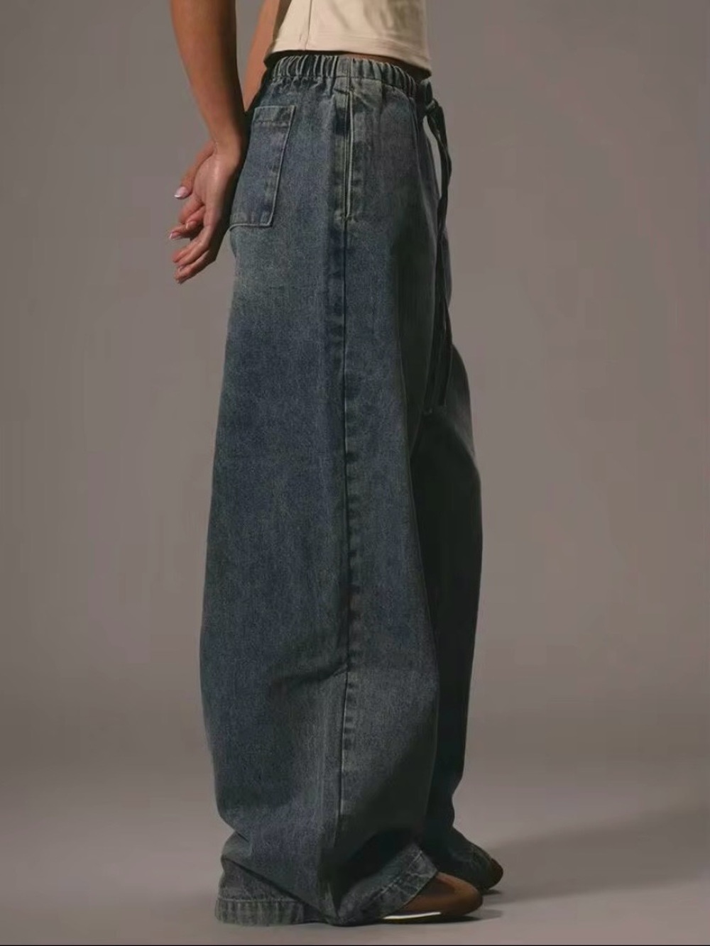 Relaxed Drawstring Jeans - Picture 3 of 4